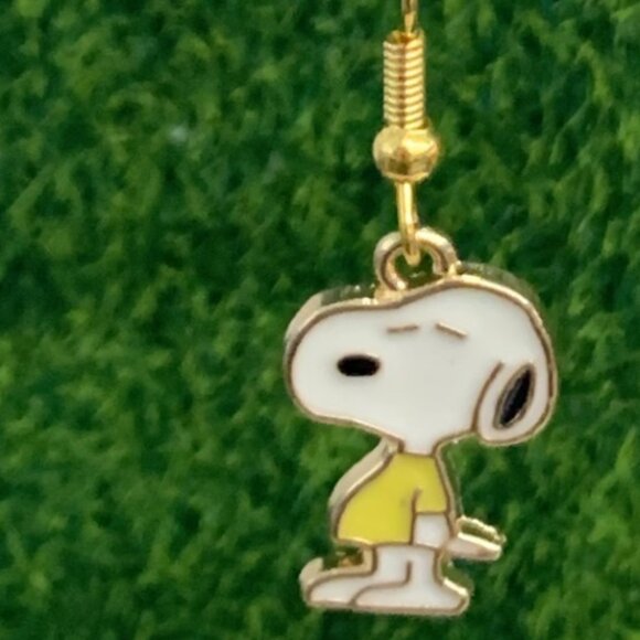 Snoopy Earring, Peanuts Earring, Gift Idea, Snoopy Charm, Peanuts Charm, Snoopy - Picture 2 of 5